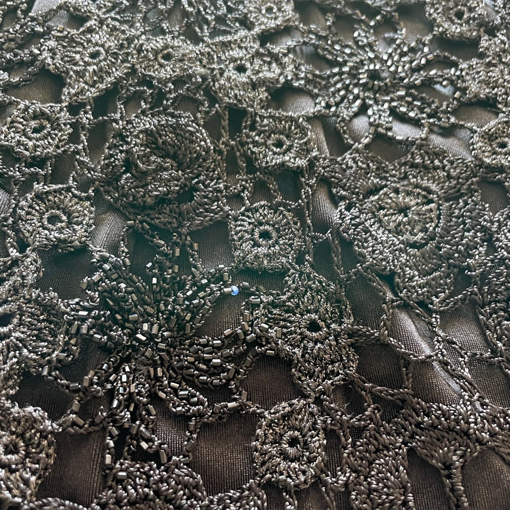 Karen Millen Hand Crochet w 3D flowers & beading - Picture 7 of 7